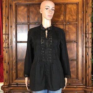 Paposon Black Daisy Lace Cuff/Neck/Front Insert Pleated Button Down Gauze Top